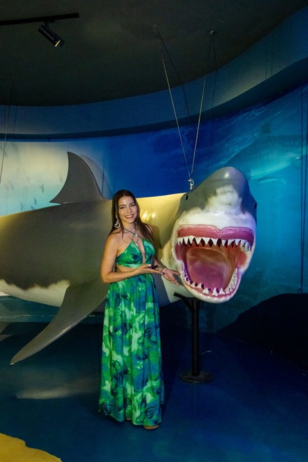 Adriana Fonseca, reina del Carnaval de Veracruz 2025 visita el Aquarium