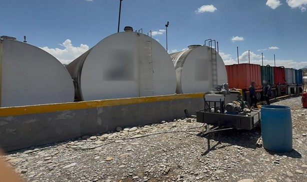 Aseguran en cateo en Nuevo León más de un millón de litros de hidrocarburo