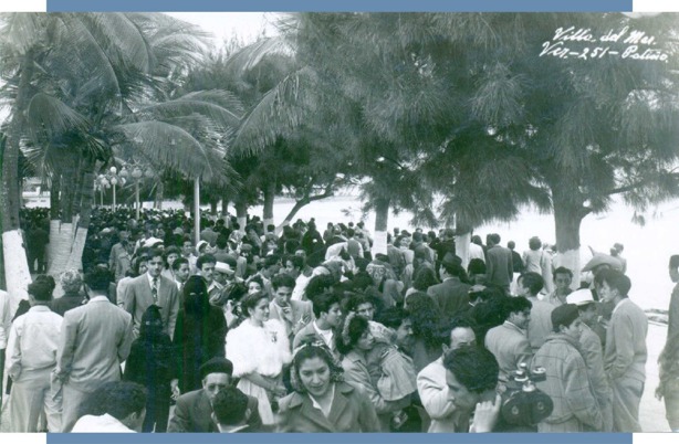 Así eran los encapuchados de negro que asistían al Carnaval de Veracruz en 1950 | FOTO