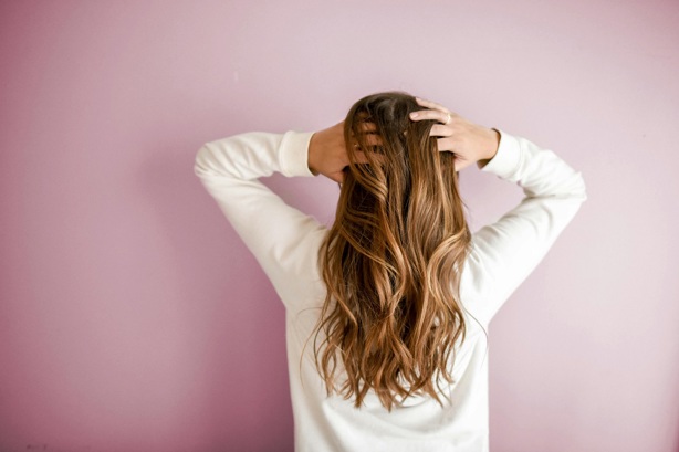 3 mascarillas naturales que pueden ayudarte a evitar la caspa ¿Cómo prepararlas?