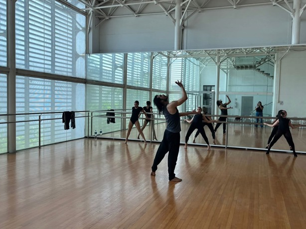 Dante Mancilla imparte el taller ´Conexión: cuerpo-mente y espíritu´, en el CEVART