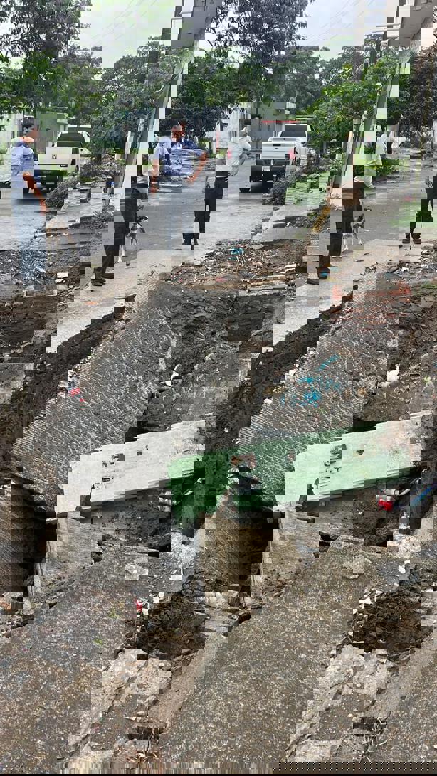 Enorme socavón en Colinas de Santa Fe en Veracruz amenaza con tragarse casas