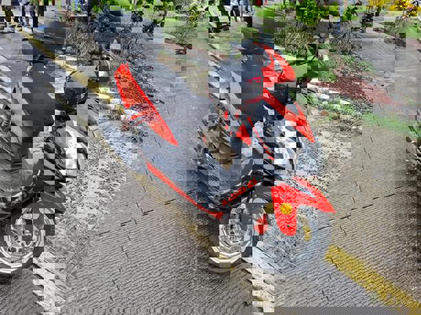 Motociclista arrolla a una mujer en calles de la colonia Centro de Boca del Río