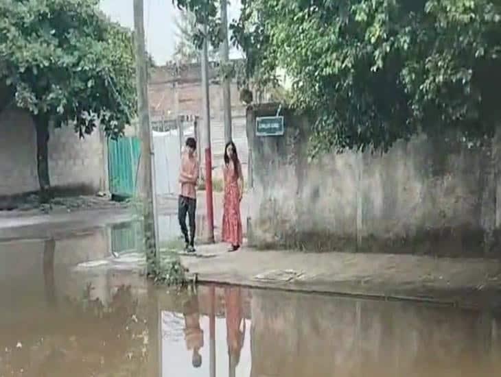 Alertan por fuga de aguas negras en la colonia 21 de Abril en Veracruz