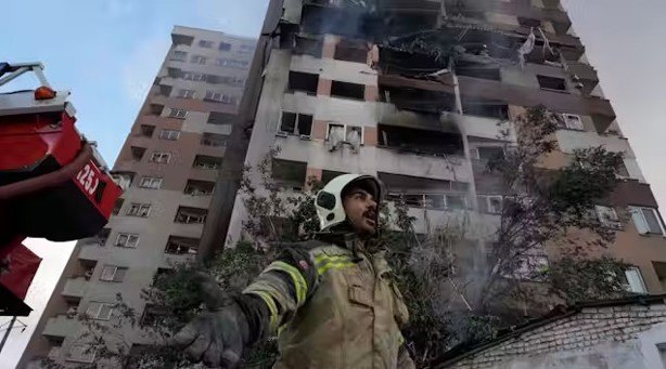 Irán lanza oleada de ataques a Israel; número de heridos ronda los 17