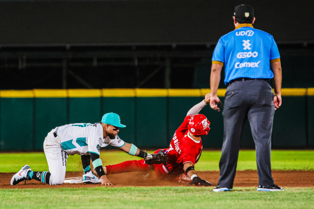 Saraperos se queda con la serie al vencer 5-4 a El Águila de Veracruz