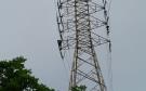 Hombre se sube a torre de alta tensión de CFE en Veracruz y moviliza a cuerpos de rescate | VIDEO