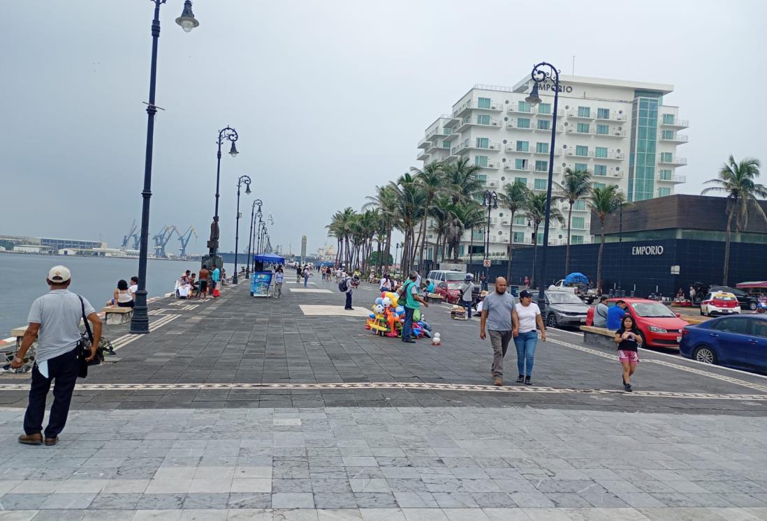 Clima en Veracruz no impide la llegada del turismo a zonas clave de la zona conurbada