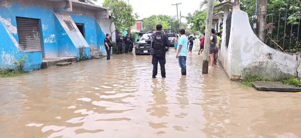 Gobierno estatal despliega apoyo en Ozuluama y otros municipios afectados por lluvias en Veracruz