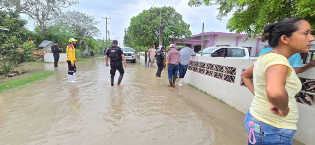 Gobierno estatal despliega apoyo en Ozuluama y otros municipios afectados por lluvias en Veracruz