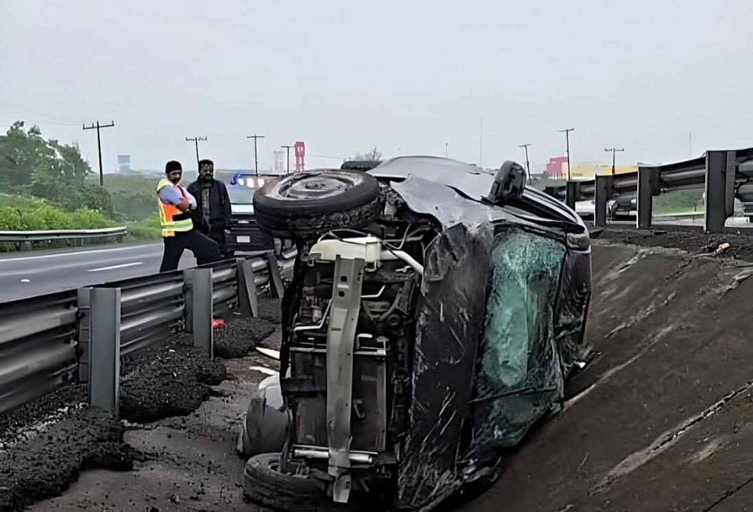 2 hombres y 1 mujer sobreviven a accidente de auto en autopista Veracruz-Cardel