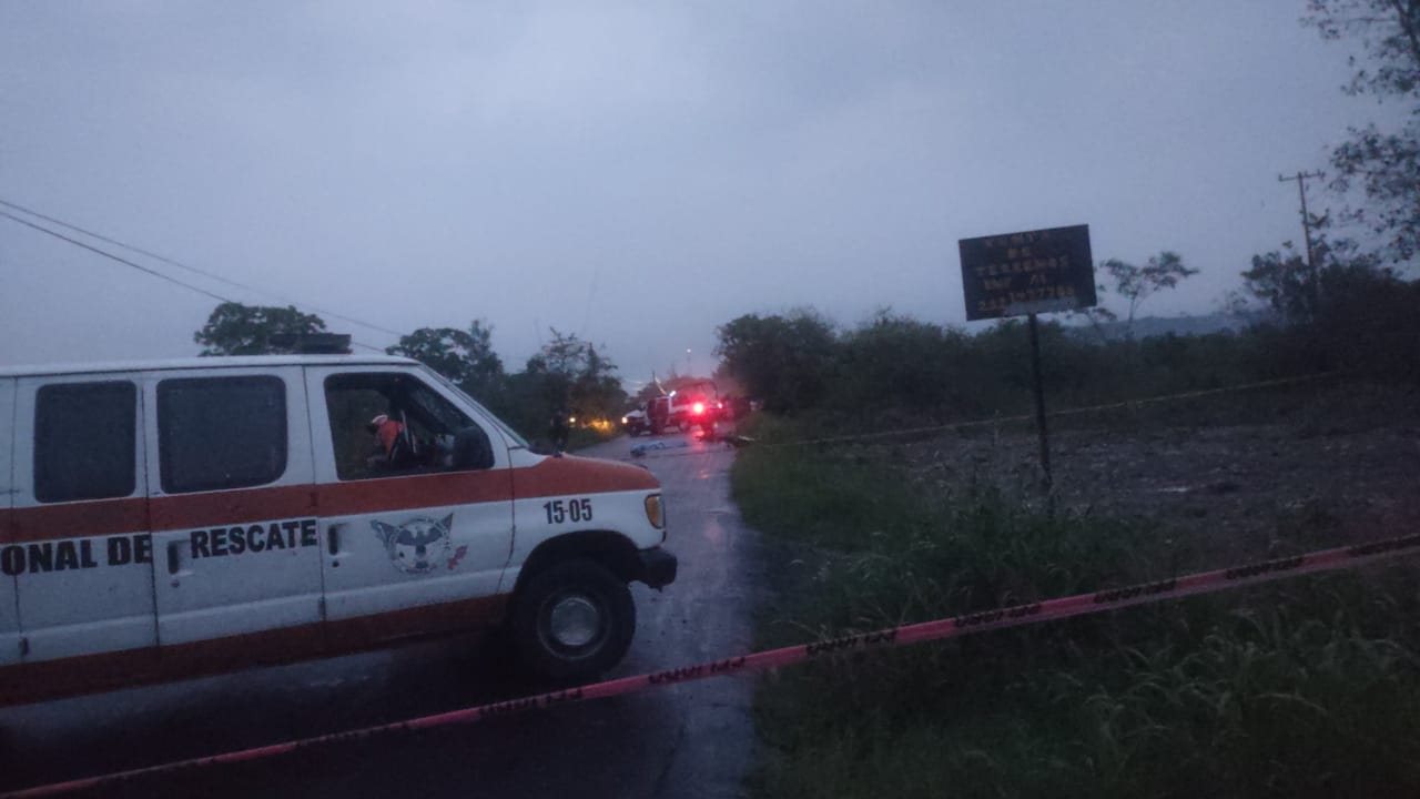 Adulto mayor pierde la vida al ser arrollado por motociclista en camino rural de Veracruz