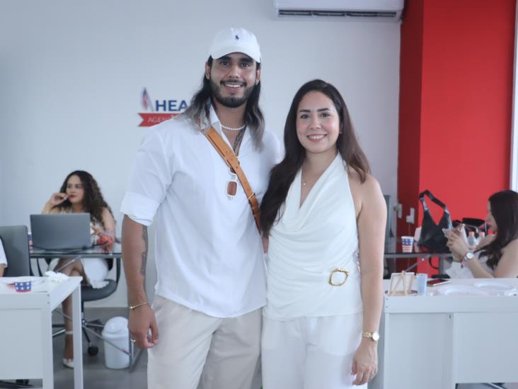 Headline Visas, Corporativo de viajes UVAC, Crivelli Studio Arquitectura y oriGnes Veracruz celebran apertura de sus nuevas oficinasen Plaza Río Veracruz