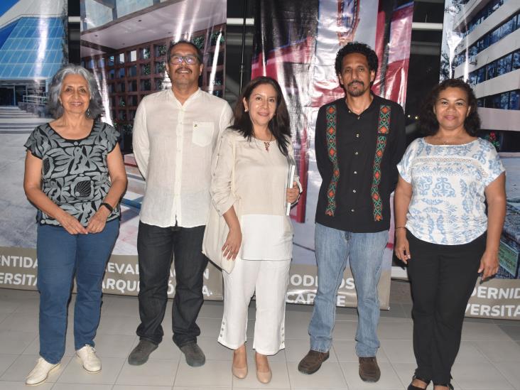 Inauguran la exposición ´Universidad Veracruzana: un recorrido histórico a través de arquitectura