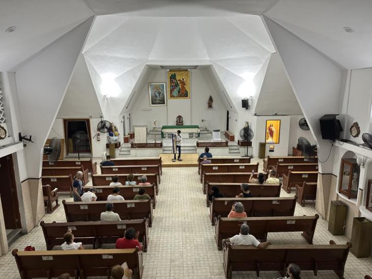 El joven arpista Ismael Cabrera ofreció recital para feligrese de la parroquia de Nuestra Madre Santísima de la Luz