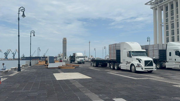 Desmontan escenario para conciertos masivos del Carnaval de Veracruz 2025; estas serían las sedes alternas | VIDEO