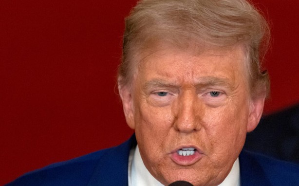 Donald Trump exige a Israel e Irán respetar el alto al fuego; señala que llevan mucho tiempo peleando