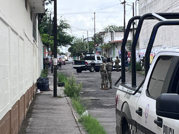 Mujer es asesinada a balazos en colonia Playa Linda; se presume intento de asalto