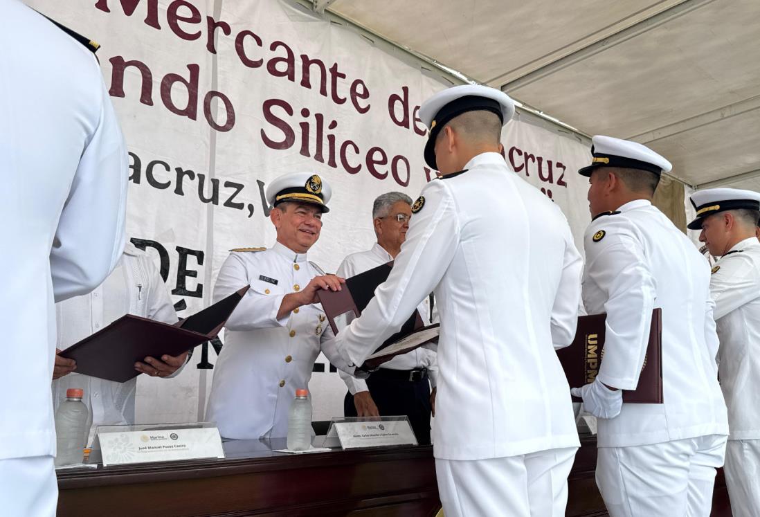 Se gradúan 68 alumnos de la Generación 2021-2025 de la Escuela Náutica Mercante en Veracruz